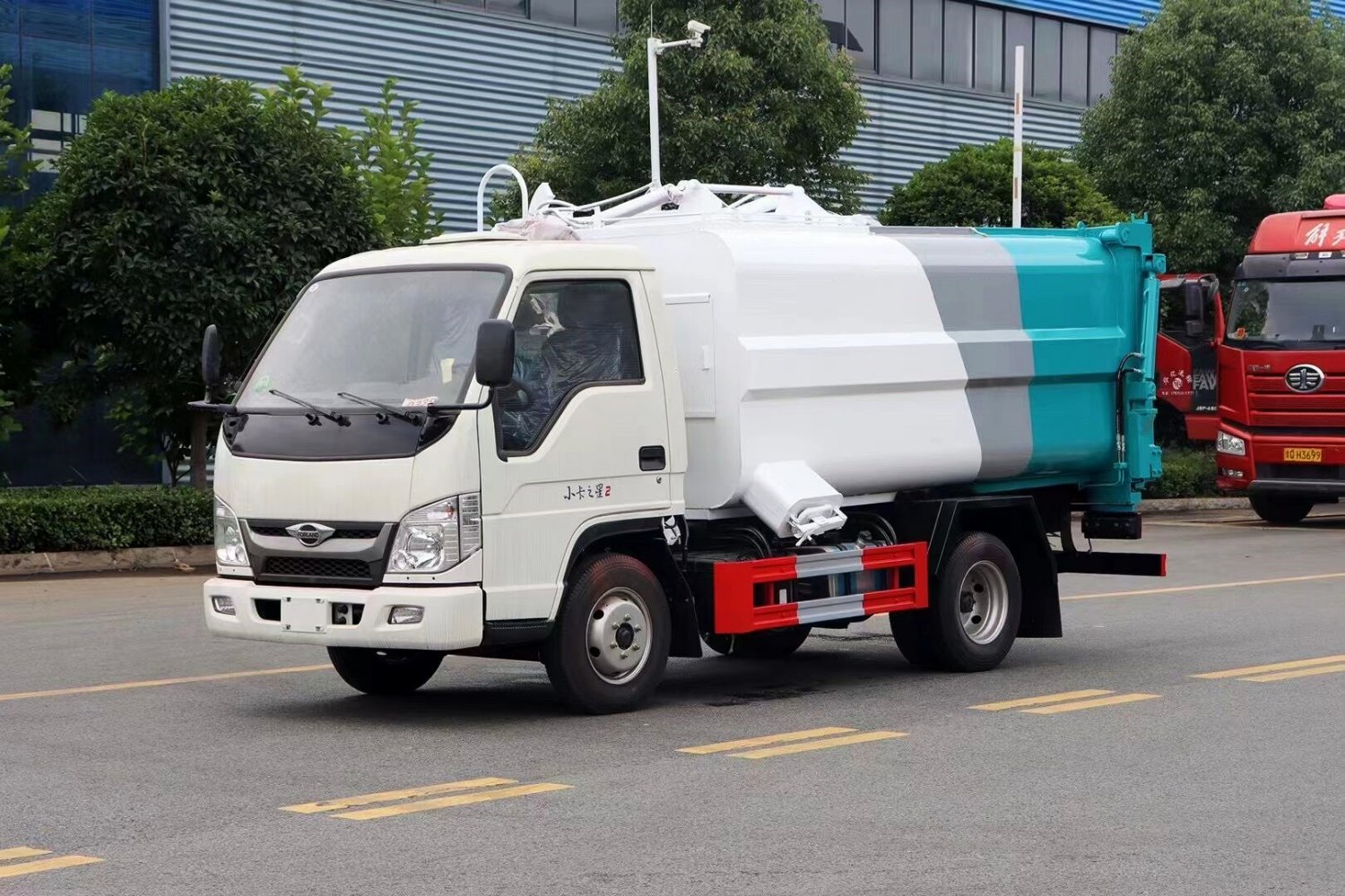 CN VI Foton Small Truck 4-Cubic-Meter Hook-Lift Garbage Truck