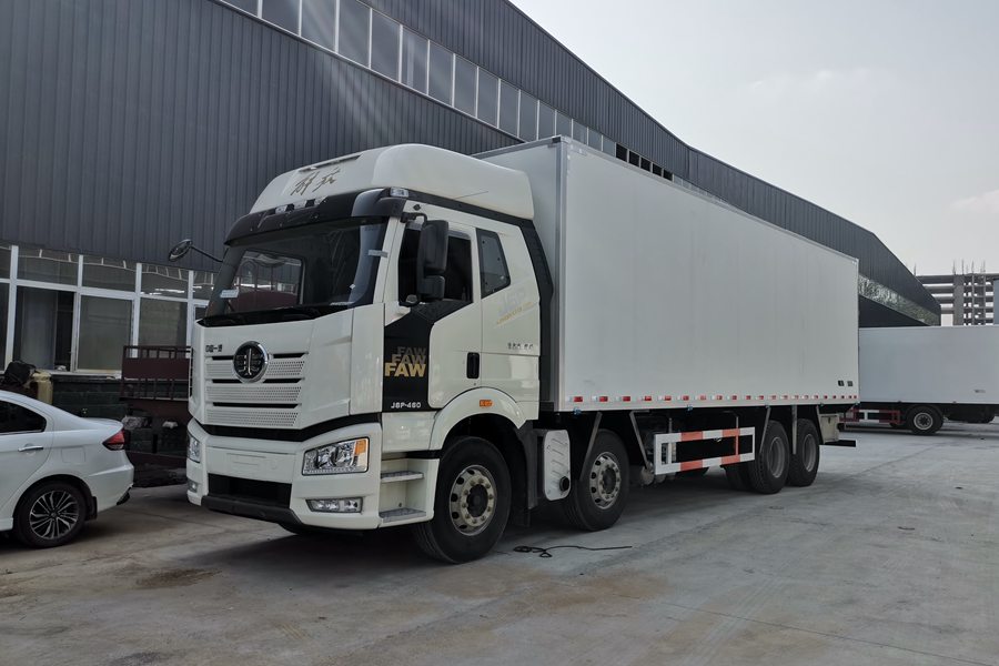 FAW J6P 9.6-Meter Tier VI Refrigerated Truck