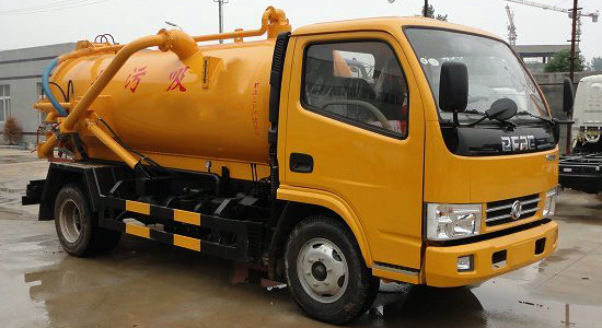 Dongfeng Ruiling 4-Cubic-Meter Vacuum Sewage Suction Truck