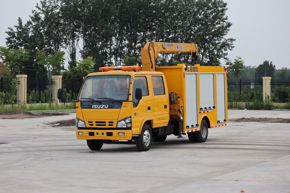 Isuzu Crane-Equipped Engineering Rescue Vehicle