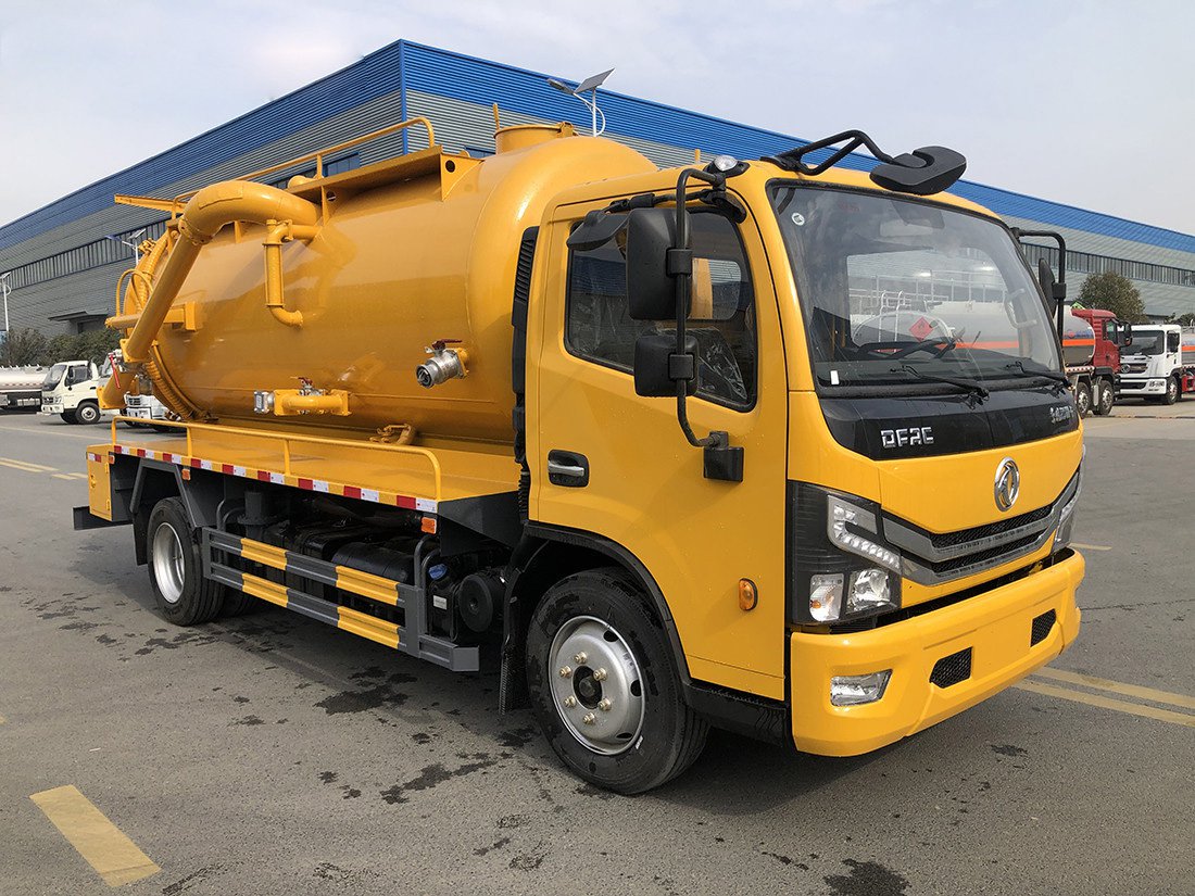 Dongfeng Duaolika 10-Cubic-Meter Integrated Tank Cleaning and Sewage Suction Truck