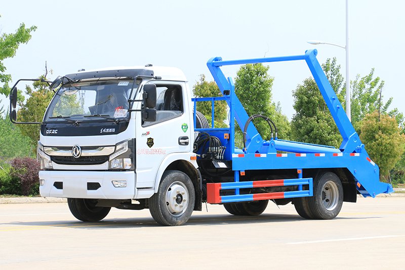 CN-6 Dongfeng Doolika 5–6 m³ Arm-Type Garbage Truck