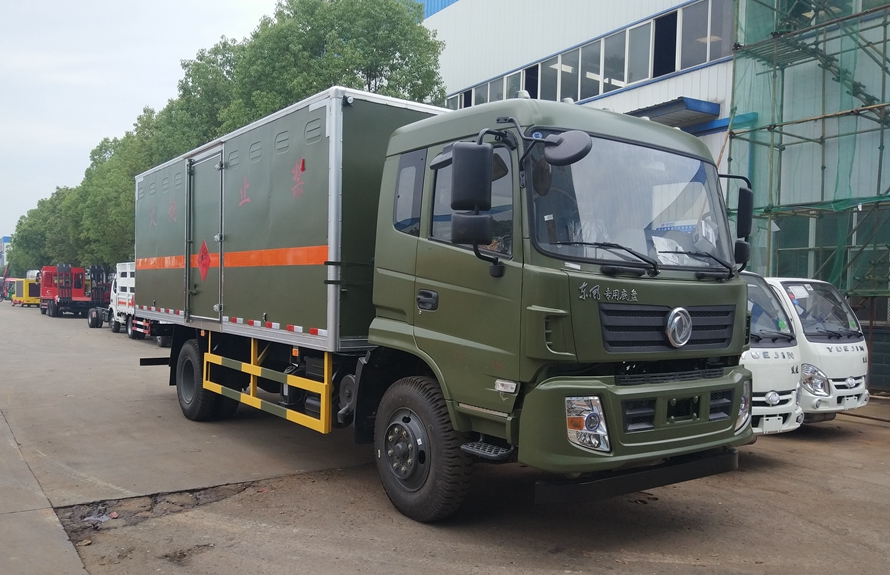 Dongfeng Specialized Box-Type Tank Truck for Flammable Liquids