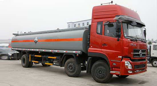Dongfeng Tianlong Three-Axle Chemical Liquid Transport Truck