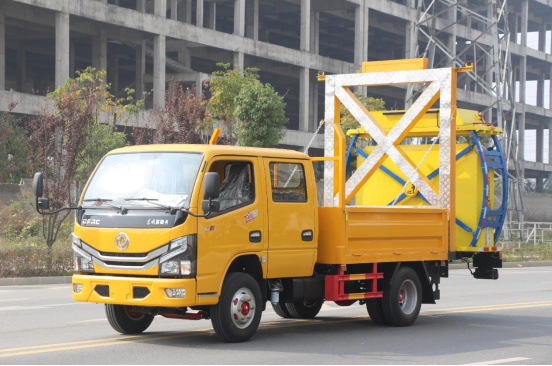 Dongfeng Dolika D6 Crash Cushion Vehicle