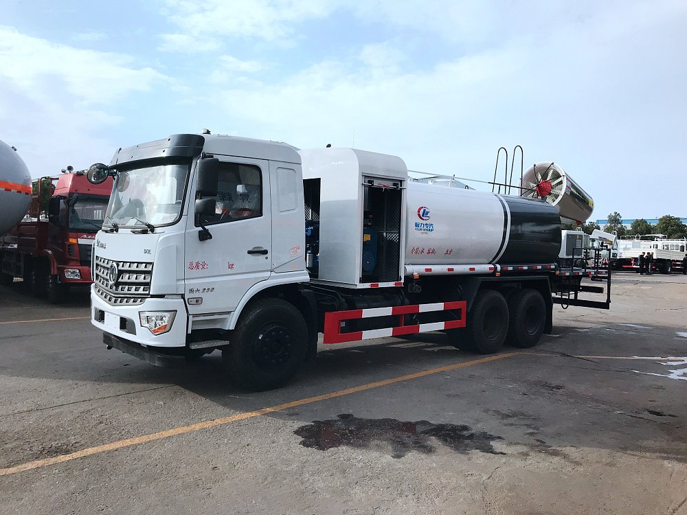 Dongfeng Special Chassis D3L Rear Dual-Axle Dust Suppression Vehicle (China VI Emission Standard), 16 m³ Tank Capacity / 50–120 m Fog Cannon