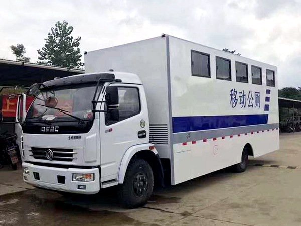 Large Mobile Toilet Vehicle with 4–8 Independent Toilets