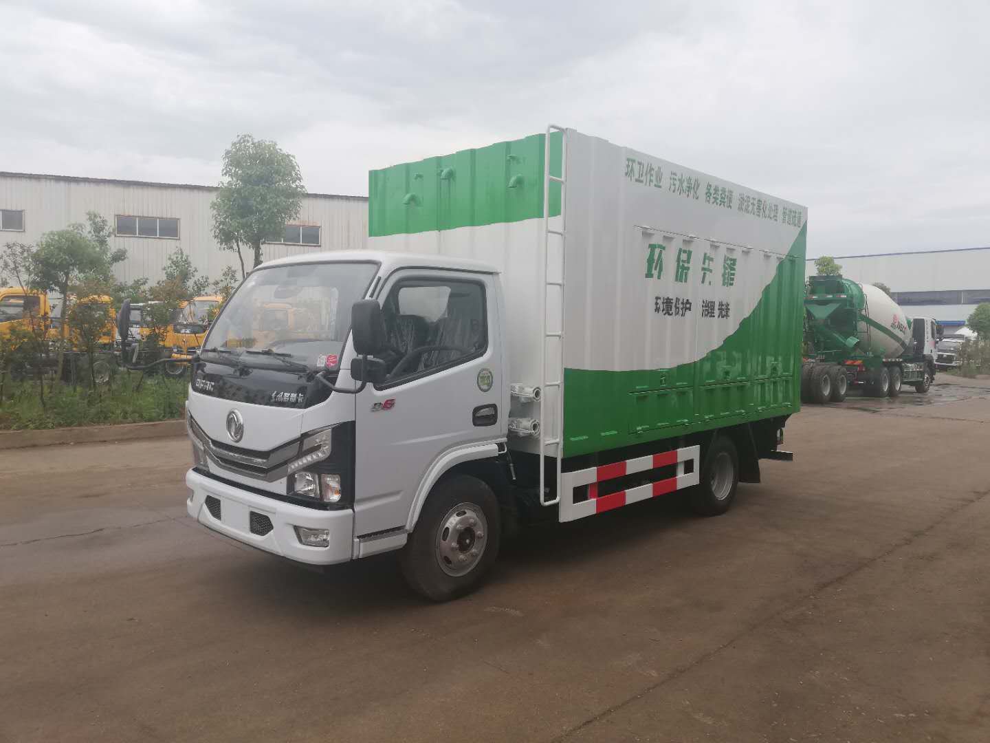 Dongfeng Xiaoduolika Sewage Suction and Purification Truck - Eco-Green
