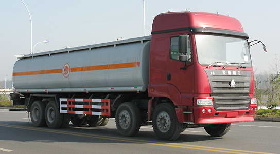 Steyr Haoyun 4×2 Front Axle + 8×4 Rear Axle Fuel Tank Truck