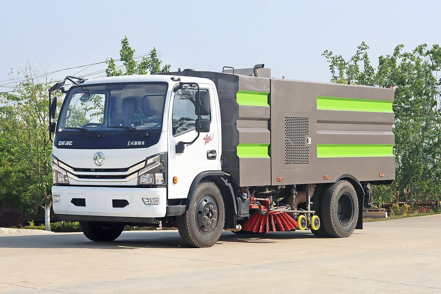 China VI 4-cubic-meter Water Tank / 5-cubic-meter Dust Tank Dongfeng D7 Sweeper-Scrubber