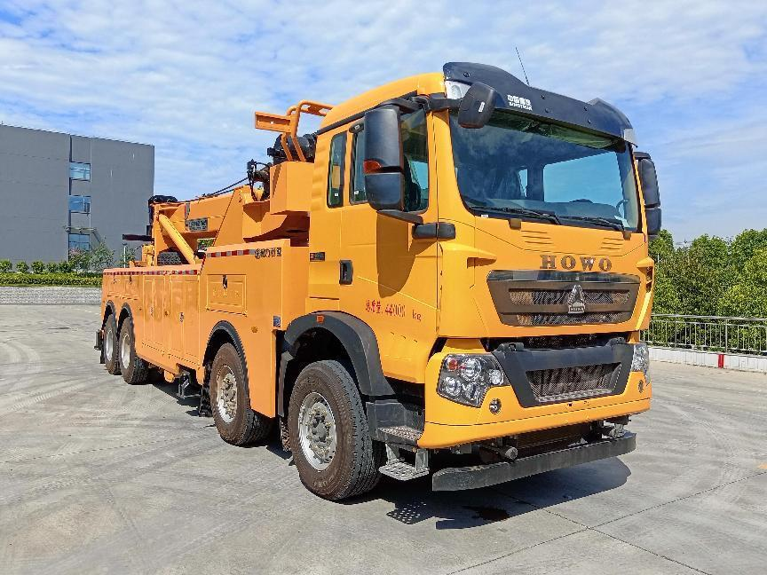 Sinotruk HOWO National VI Emission Standard Heavy-Duty Truck with 4×2 Front Axle and 8×4 Rear Axle, Separated Tow and Crane Configuration