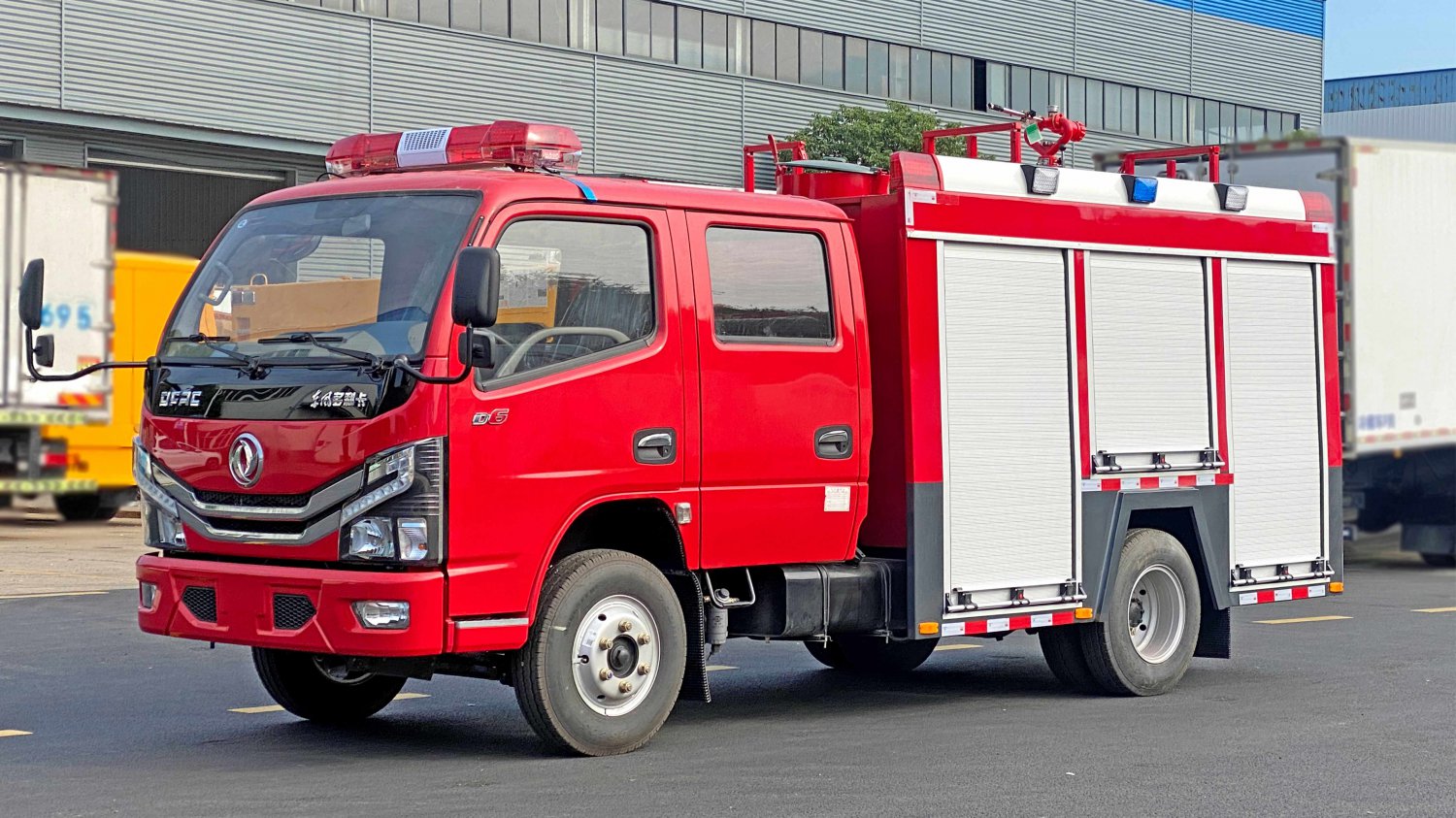 Dongfeng 2.5-Ton Water Tank Fire Truck