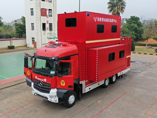 Mercedes-Benz Command Vehicle