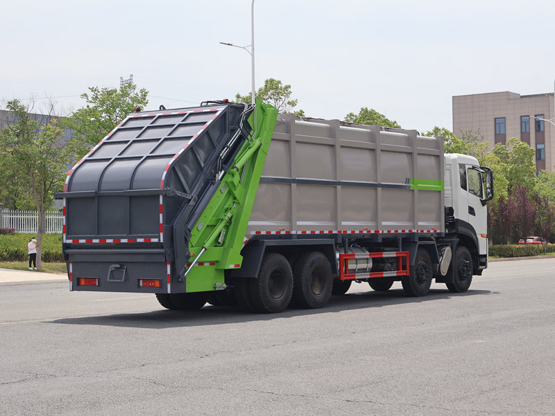 Dongfeng Tianlong 38-cubic-meter Compactor Garbage Truck