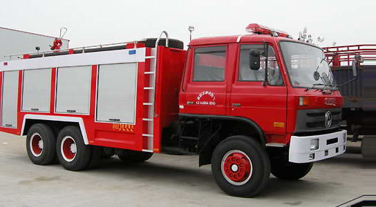 Dongfeng Dual-Axle 1208 Foam Fire Truck (12–15 T)