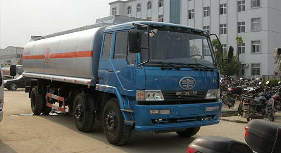 FAW Small Three-Axle Chemical Liquid Transport Truck