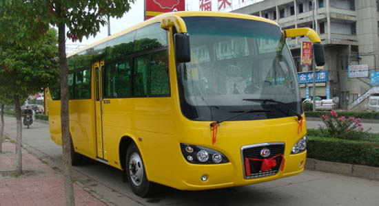 Diesel-powered coach driving training vehicle