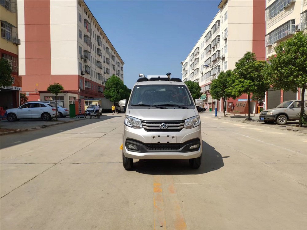 Guo VI 0.5-cubic-meter Water / 1.5-cubic-meter Dust Changan Street Sweeper