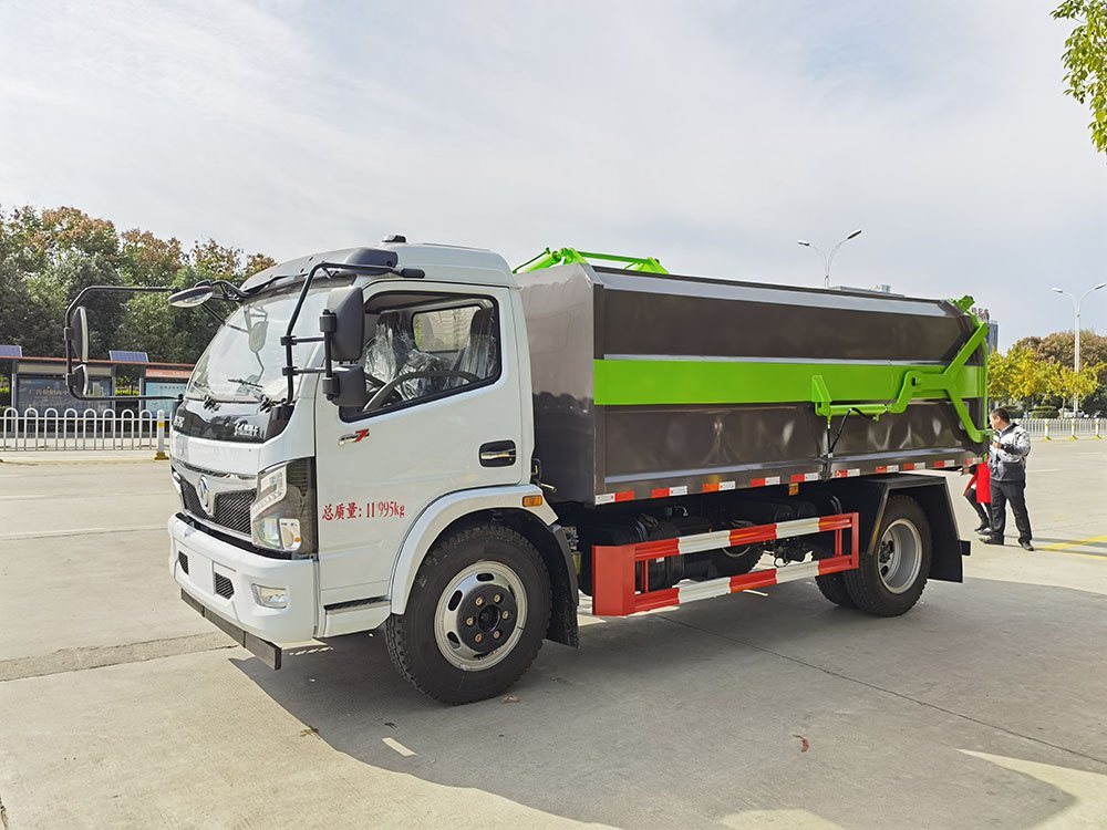 Dongfeng Dotalika 8-Cubic-Meter Hook-Lift Garbage Truck
