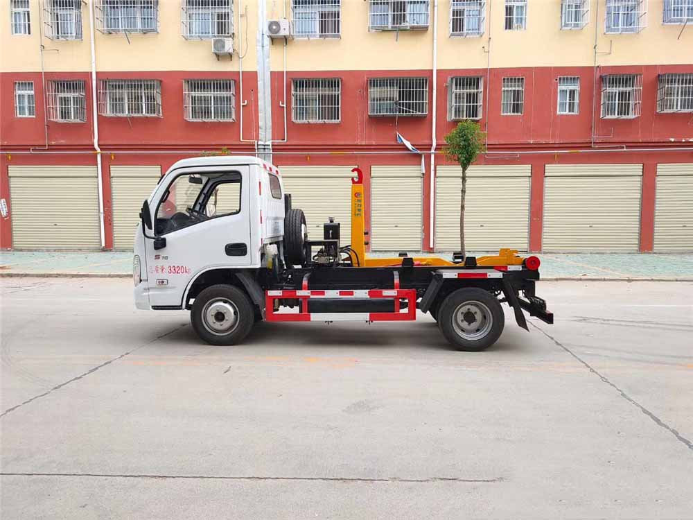 CN6 3-cubic-meter Blue-plate Yuejin Hook-lift Garbage Truck