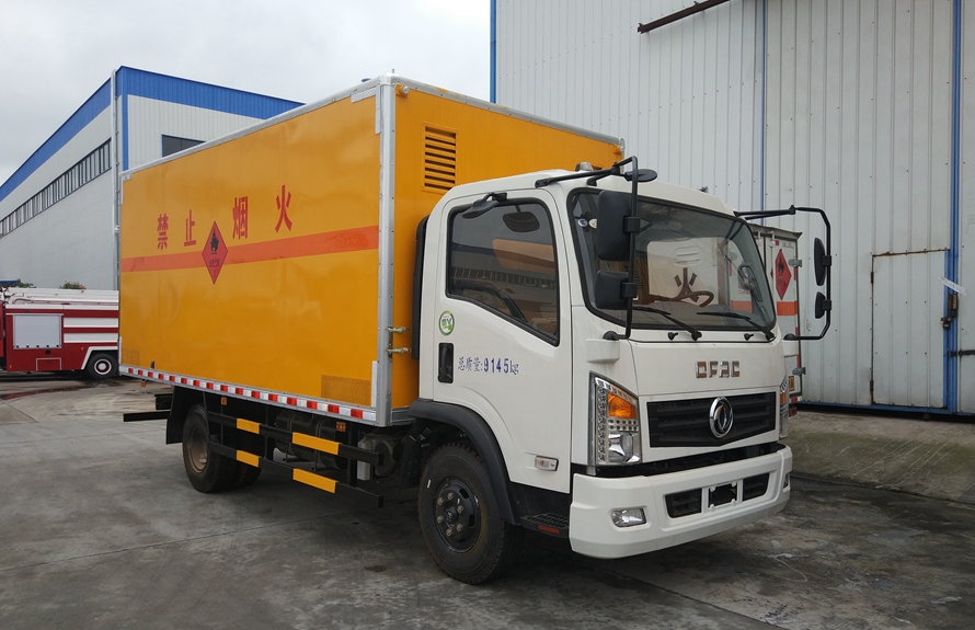 Dongfeng Jiayun Flammable Liquid Transport Vehicle