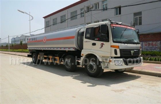 Foton Auman Small Three-Axle Oil Tank Truck