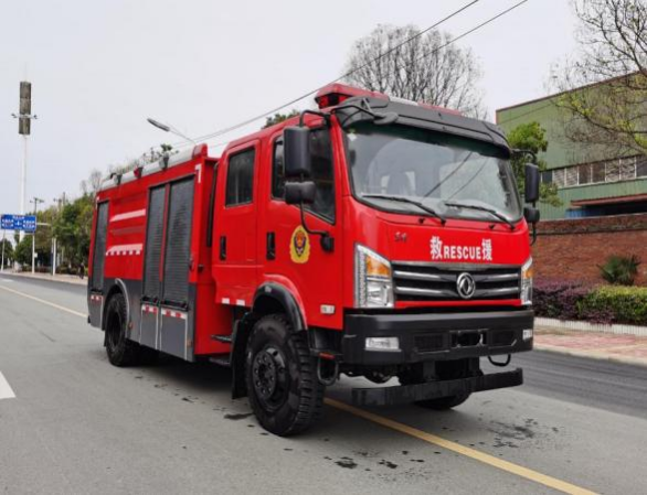 Dongfeng 5-Ton 4×4 Water Tank Fire Truck (RMB 688,000)