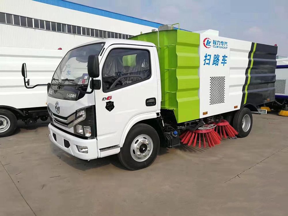 China VI Dongfeng D6 Sweeper Truck with 1.5 m³ Water Tank and 4 m³ Dust Collection Capacity