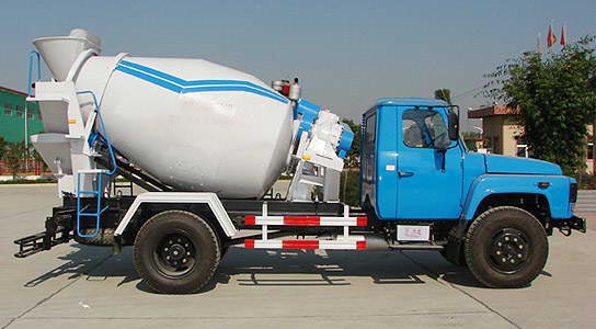 Dongfeng 140 Pointed-Nose Concrete Mixer Truck