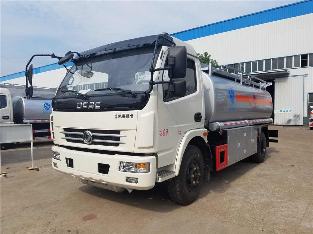 Dongfeng Duolika 8-cubic-meter Fuel Tanker