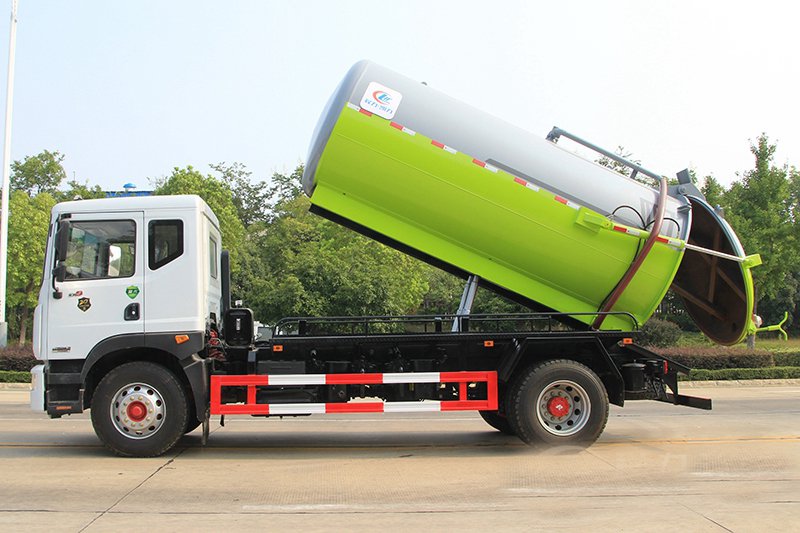 China VI Dongfeng D9 Suction Sewage Truck (10–12 m³)