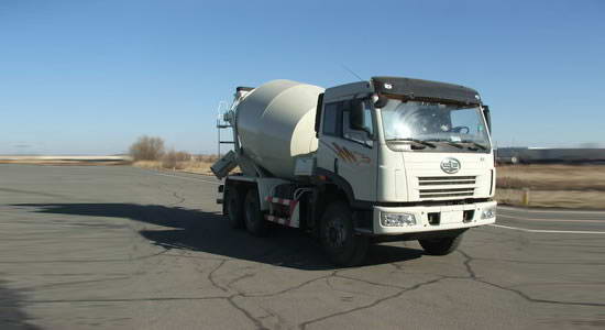 FAW Flat-Nose Concrete Mixer Truck