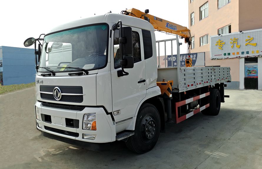 Dongfeng Tianjin 8-Ton Truck-Mounted Crane