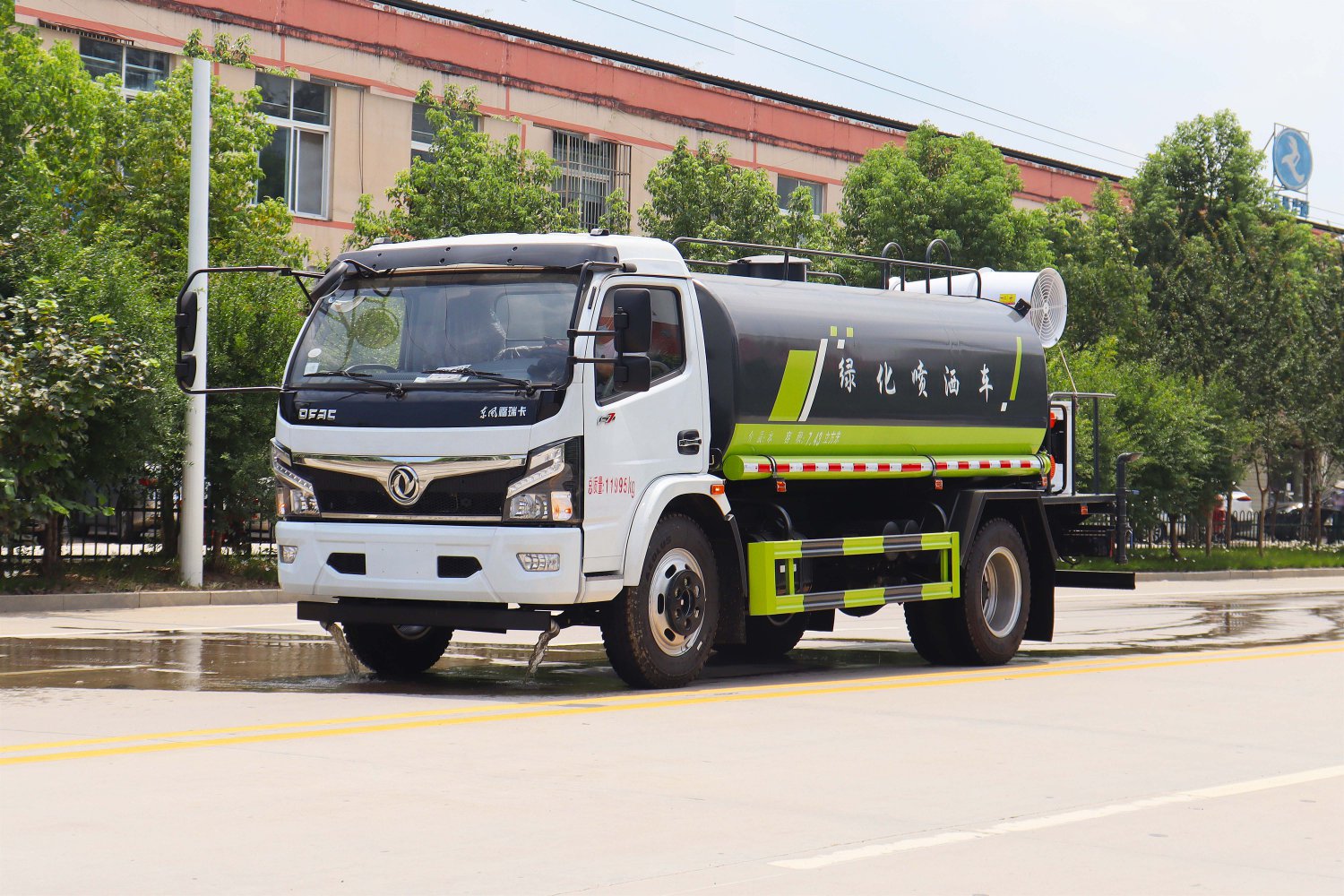 Dongfeng Dotorika Fog Cannon Water Tanker (China VI Emission Standard), 9 m³ Capacity / 30–40 m Fog Range