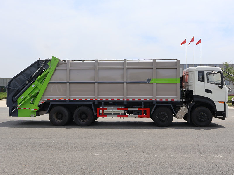 Dongfeng Tianlong 38-cubic-meter Compactor Garbage Truck