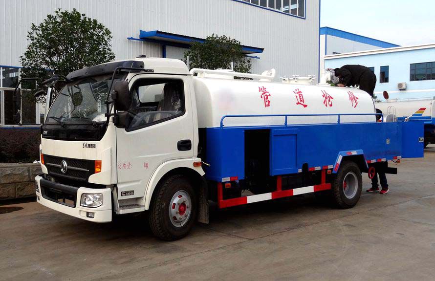 Dongfeng Kairui High-Pressure Cleaning and Sewage Suction Truck