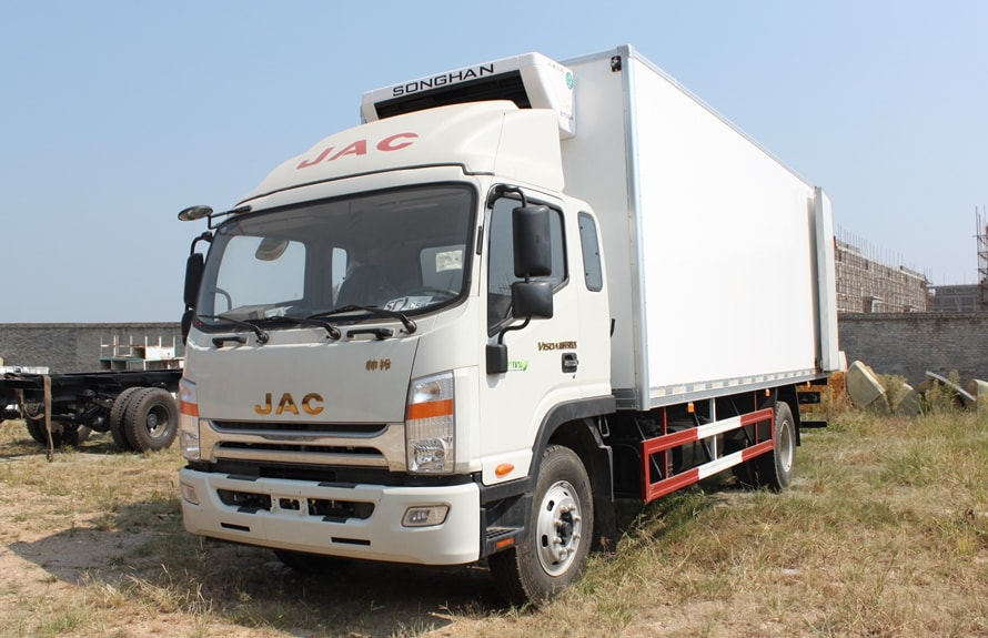 JAC Shuailing Refrigerated Truck (6.8 m / 7.5 m)