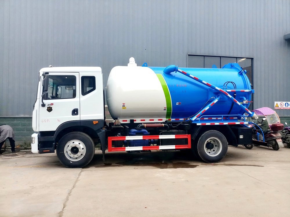 China VI 12-cubic-meter Dongfeng D9 Vacuum Sewage Suction Truck