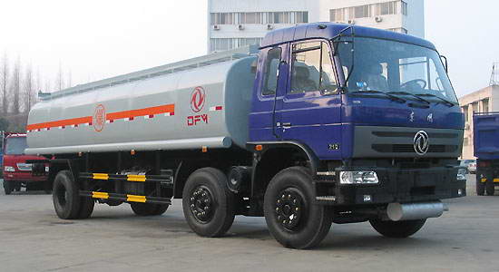 Dongfeng Three-Axle Fuel Tank Truck