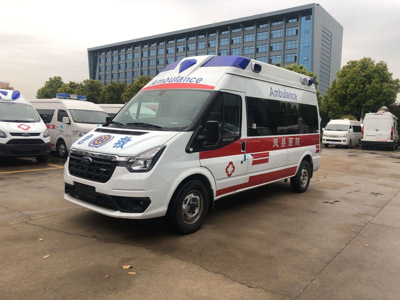Ford V348 Long-Wheelbase High-Roof Passenger (Fuxing Top) Ambulance