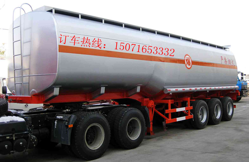 Semi-trailer oil tanker