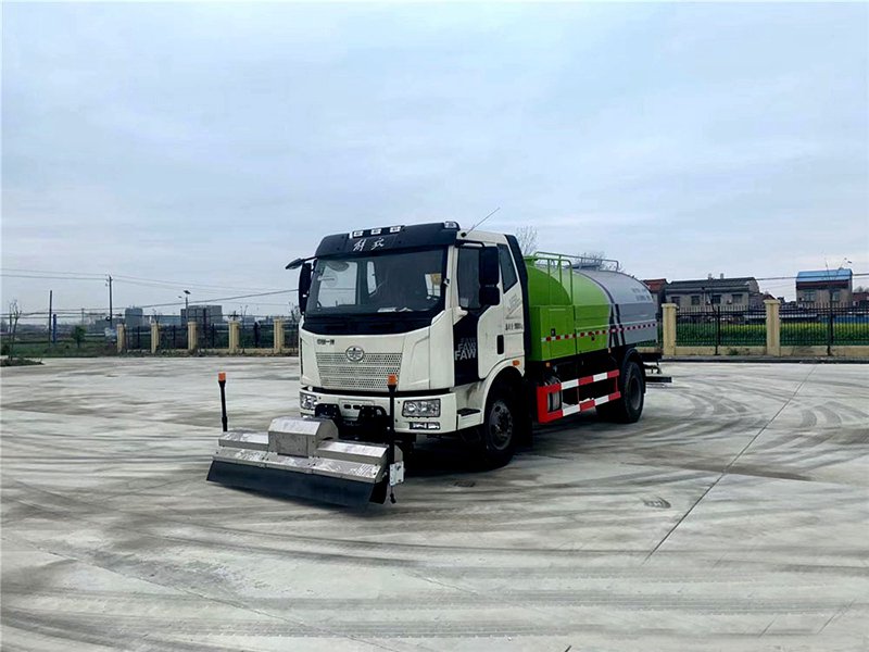 CN6 8-cubic-meter FAW J6 Road Sweeper