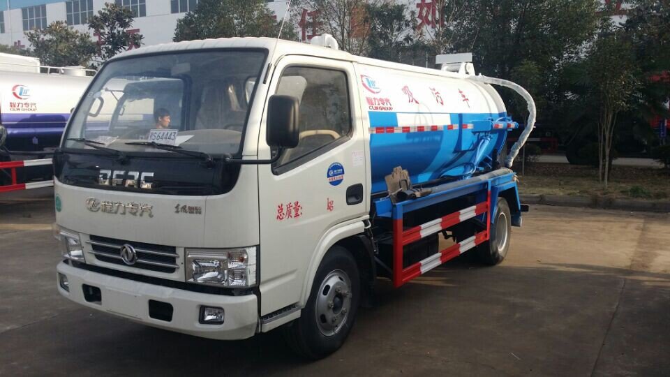 Dongfeng Xiaoduolika Vacuum Sewage Suction Truck