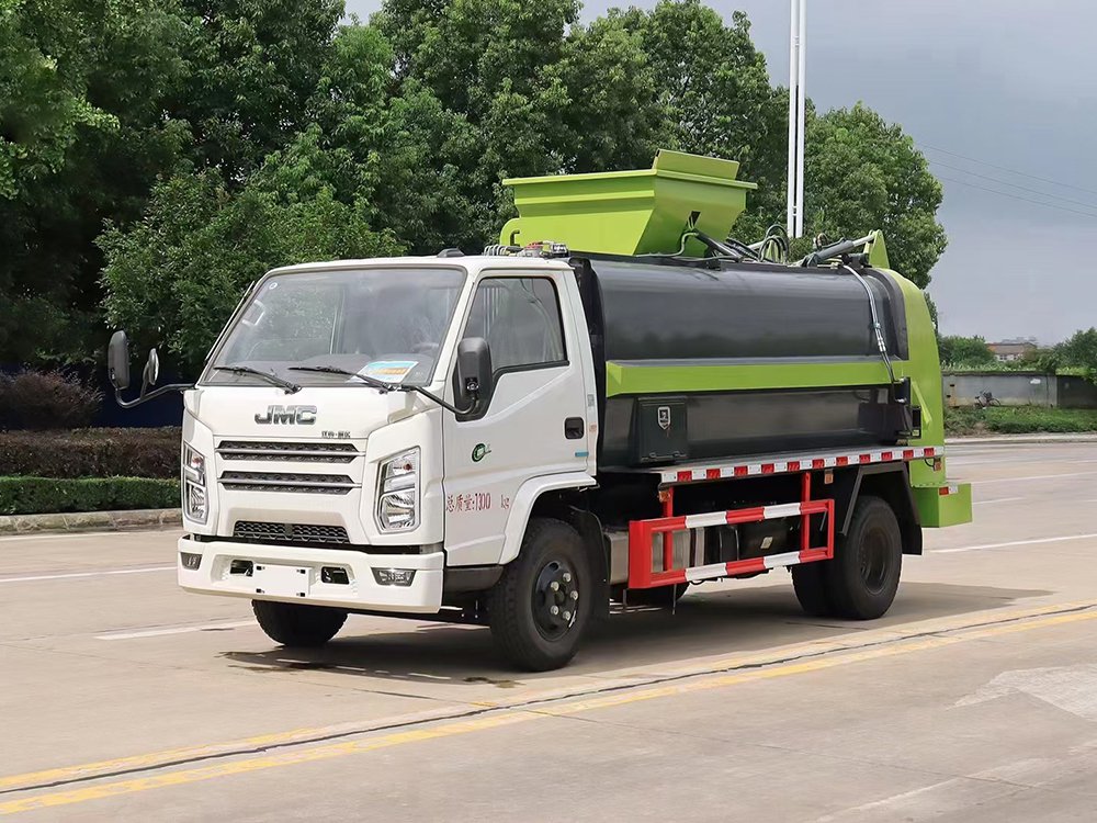 Jiangling Shunda National VI 4.5-cubic-meter Kitchen Waste Collection Truck