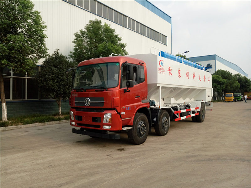 Dongfeng Tianjin Compact Tri-axle Feed Transporter (30 m³)