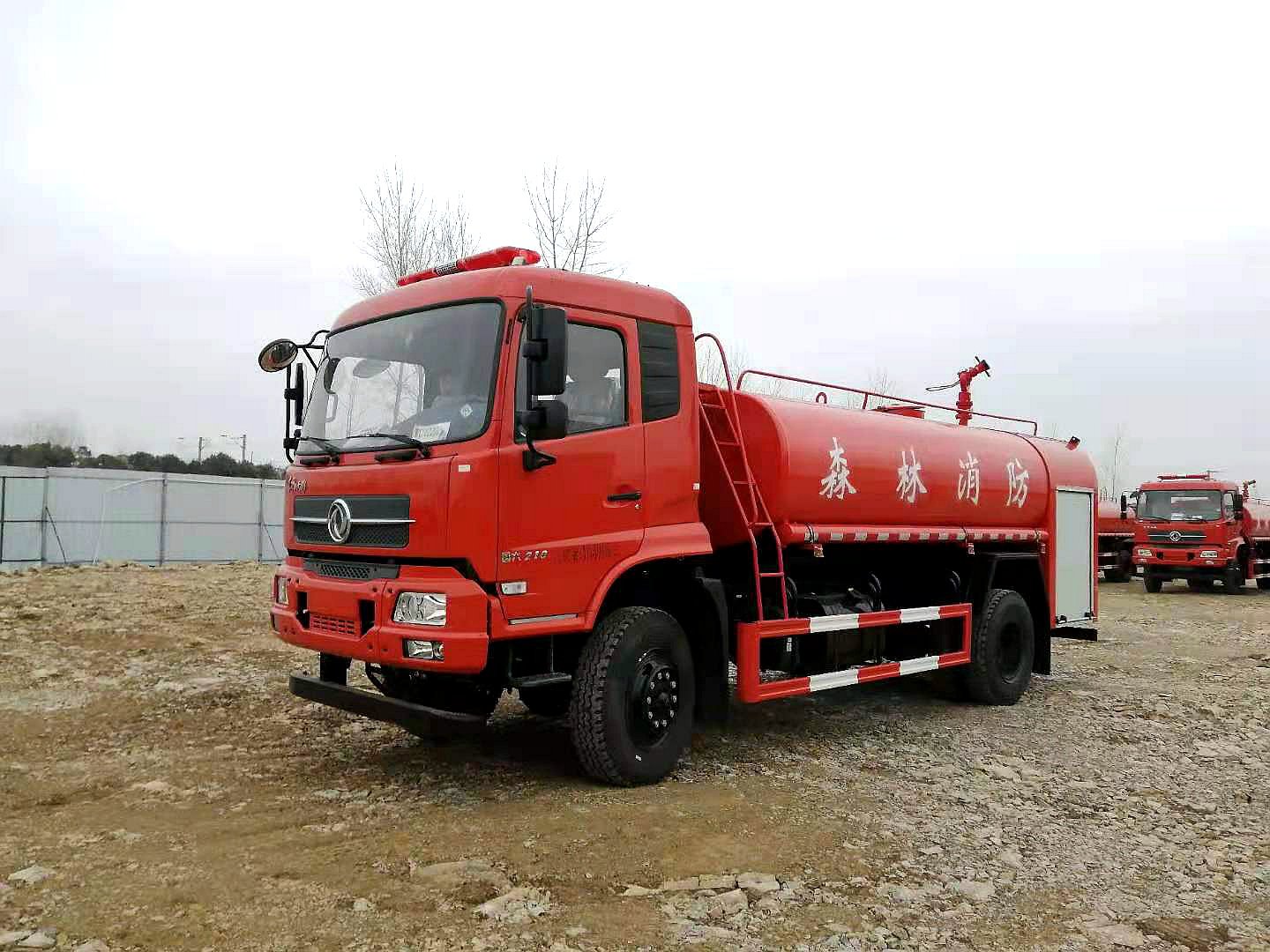 Dongfeng 4x4 8-Ton Forest Firefighting Vehicle