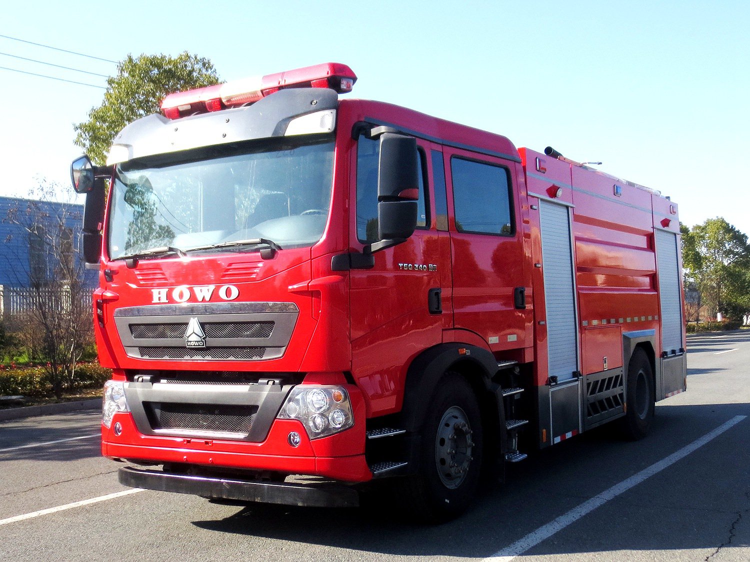 Sinotruk T5G 8-cubic-meter Foam Fire Truck (China VI Emission Standard)