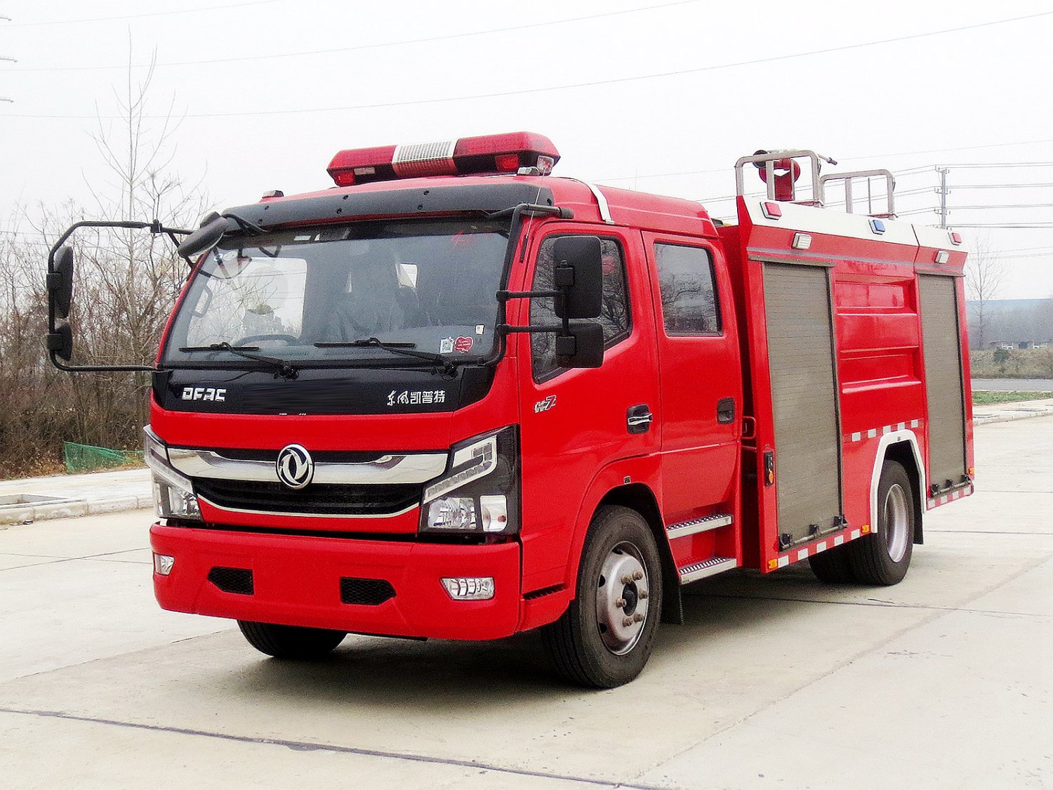 China VI Dongfeng Dolika D7 5.5-cubic-meter Water Tank Fire Truck