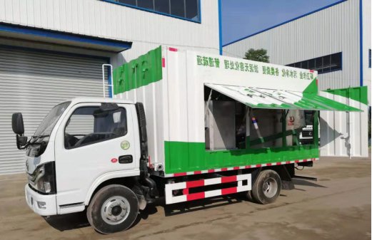 CLW 3308 White-Green Sewage Suction & Purification Truck (Blue License Plate)