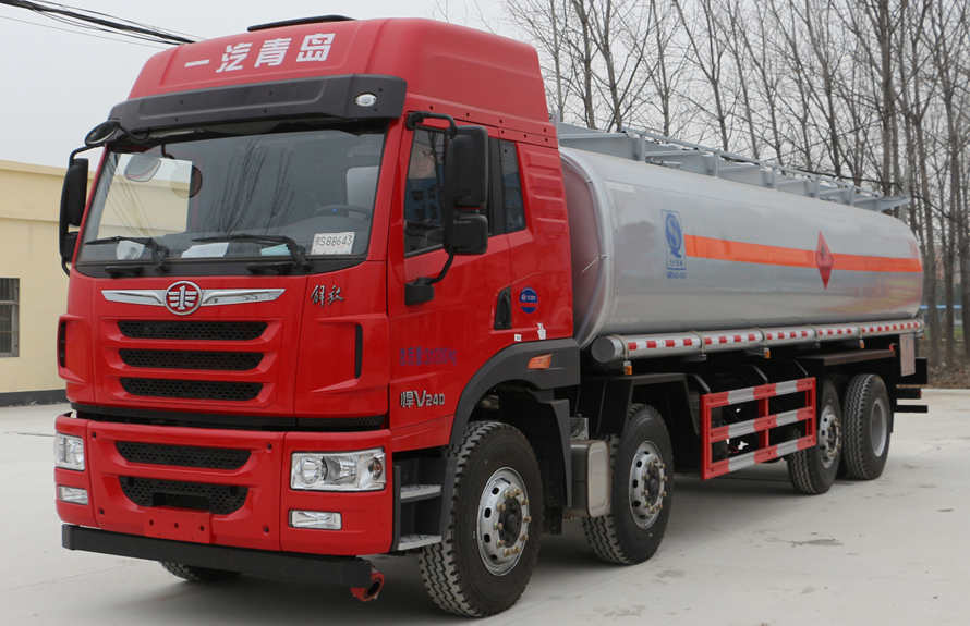 FAW Jiefang 4×2 + 6×4 (26-cubic-meter) Fuel Tanker